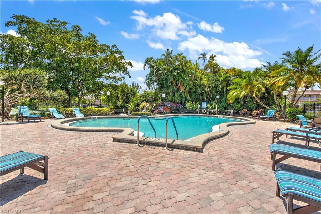 501 Forest Lakes BLVD 111 NAPLES, FL 34105