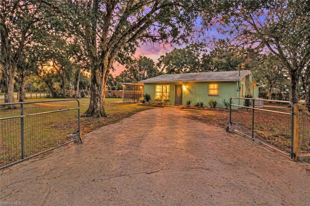 2431 Lippincott RD ALVA, FL 33920