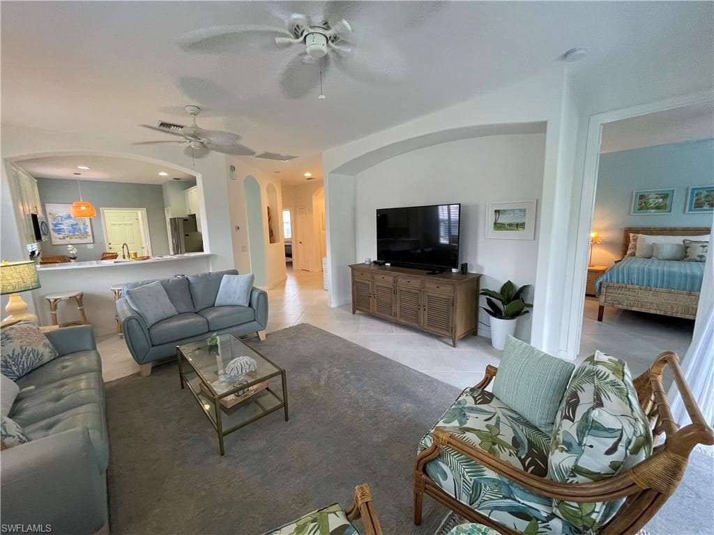 10640 Camarelle CIR FORT MYERS, FL 33913