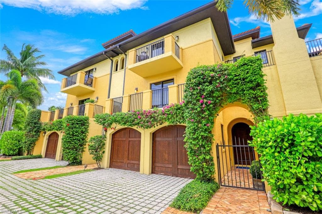270 5th AVE S H-2 NAPLES, FL 34102
