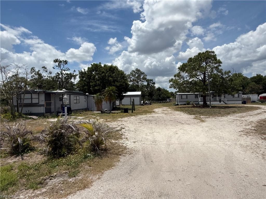 8000 Breeze DR NORTH FORT MYERS, FL 33917