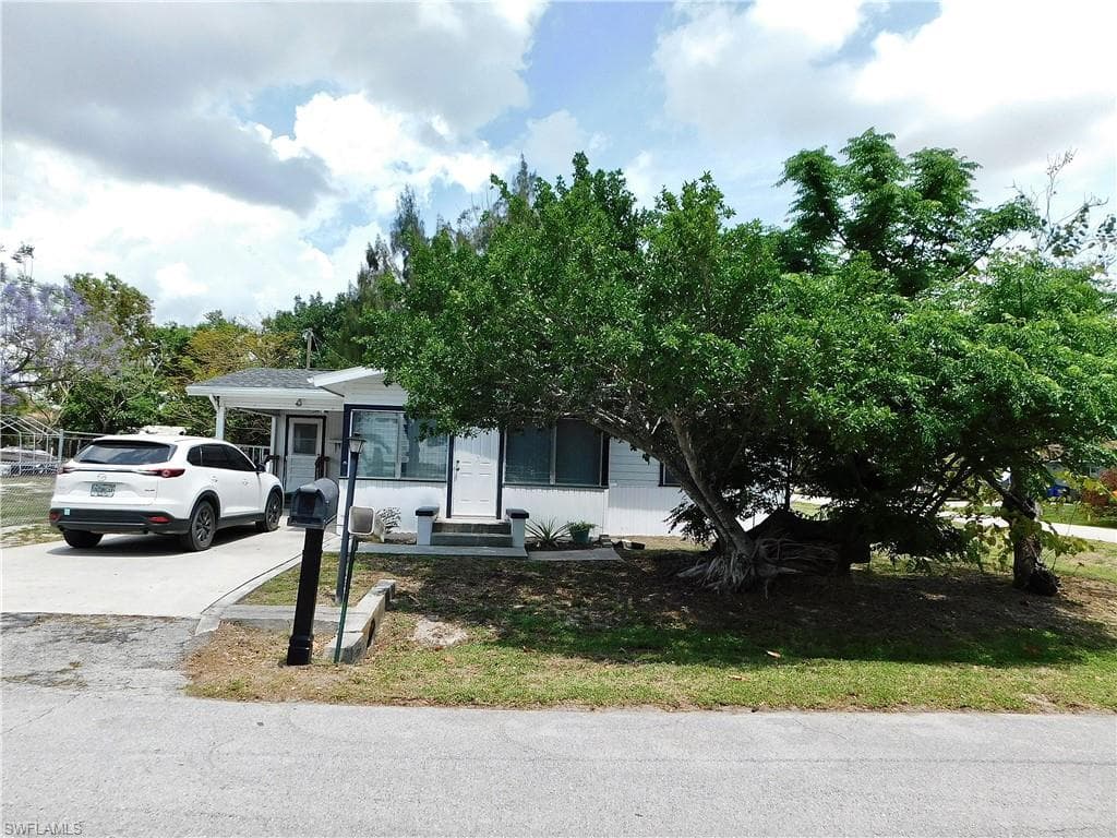 287 Poe AVE NORTH FORT MYERS, FL 33917