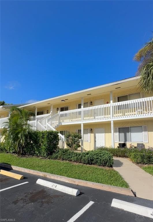 4629 Bayshore DR J7 NAPLES, FL 34112