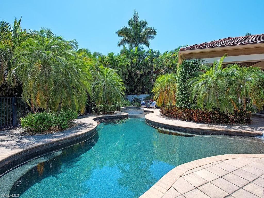 2202 Miramonte WAY NAPLES, FL 34105