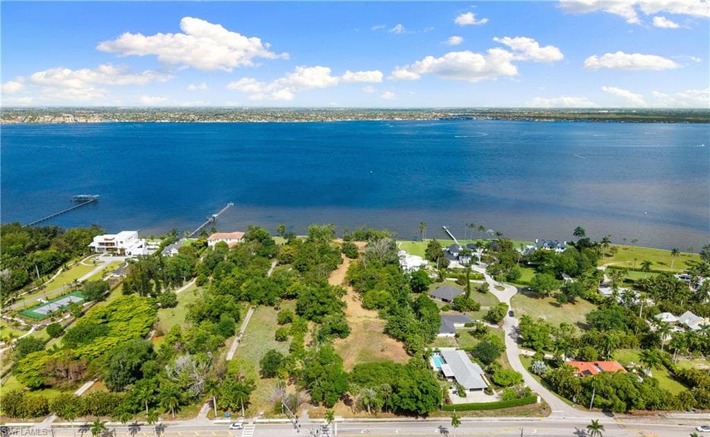 11480 McGregor BLVD FORT MYERS, FL 33919