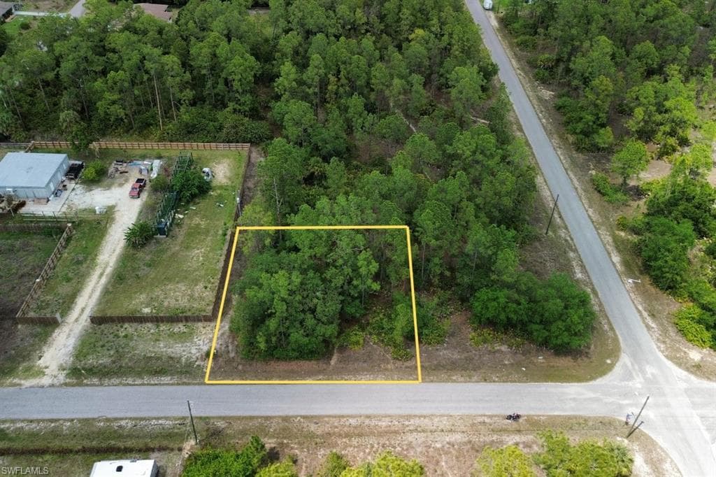 2505 E 13th ST LEHIGH ACRES, FL 33972