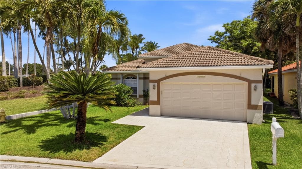 11334 Lakeland CIR FORT MYERS, FL 33913