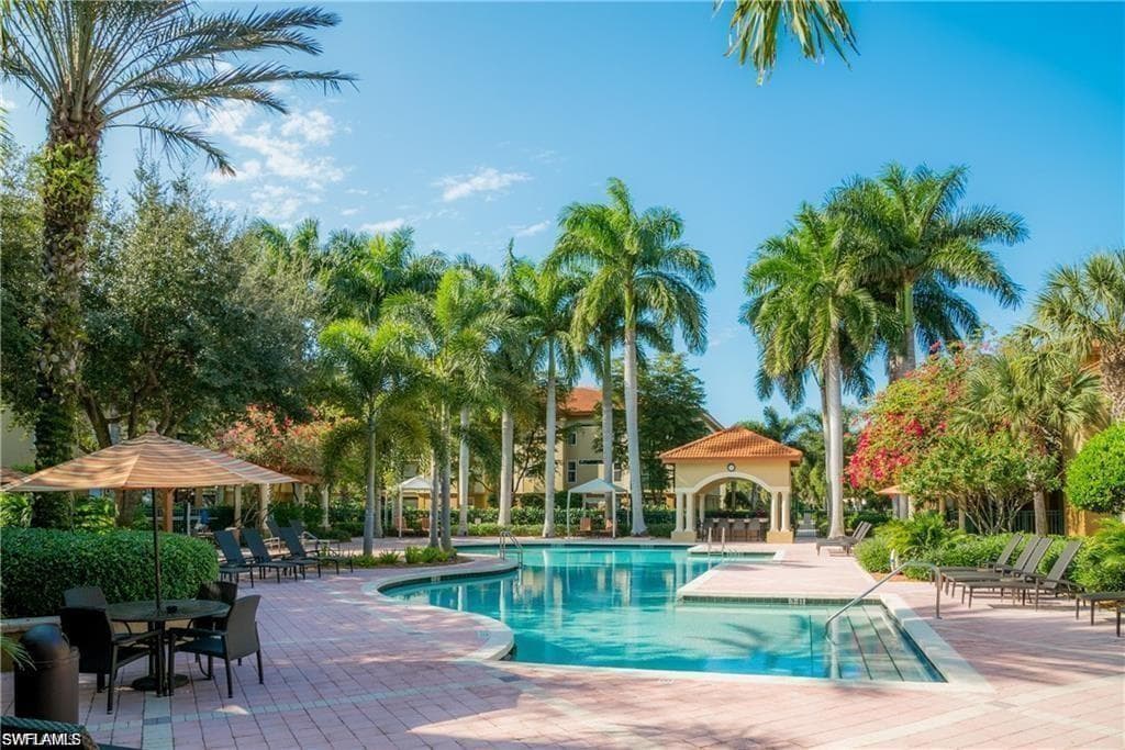 8940 Colonnades CT E 725 BONITA SPRINGS, FL 34135