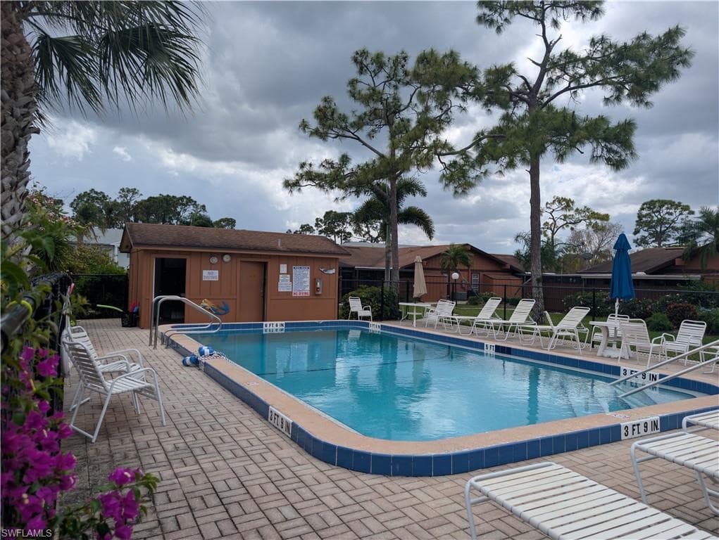 5652 Foxlake DR NORTH FORT MYERS, FL 33917