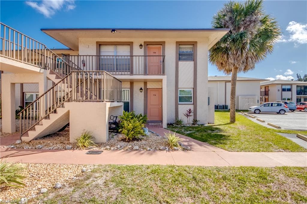 16881 Davis RD 116 FORT MYERS, FL 33908
