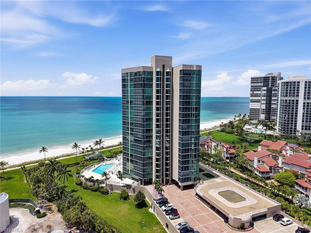 4651 Gulf Shore BLVD N 205 NAPLES, FL 34103