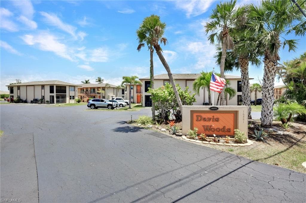 16881 Davis RD 312 FORT MYERS, FL 33908