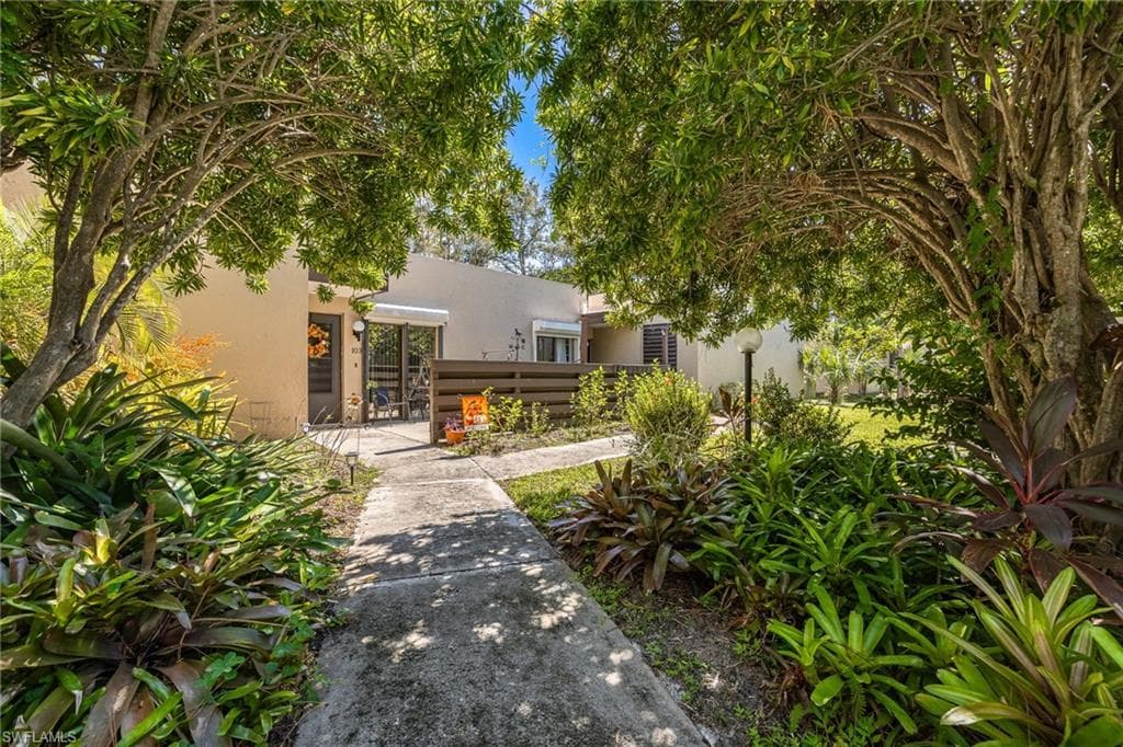 104 Pinebrook DR FORT MYERS, FL 33907