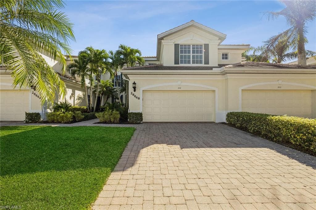 28648 San Lucas LN 102 BONITA SPRINGS, FL 34135