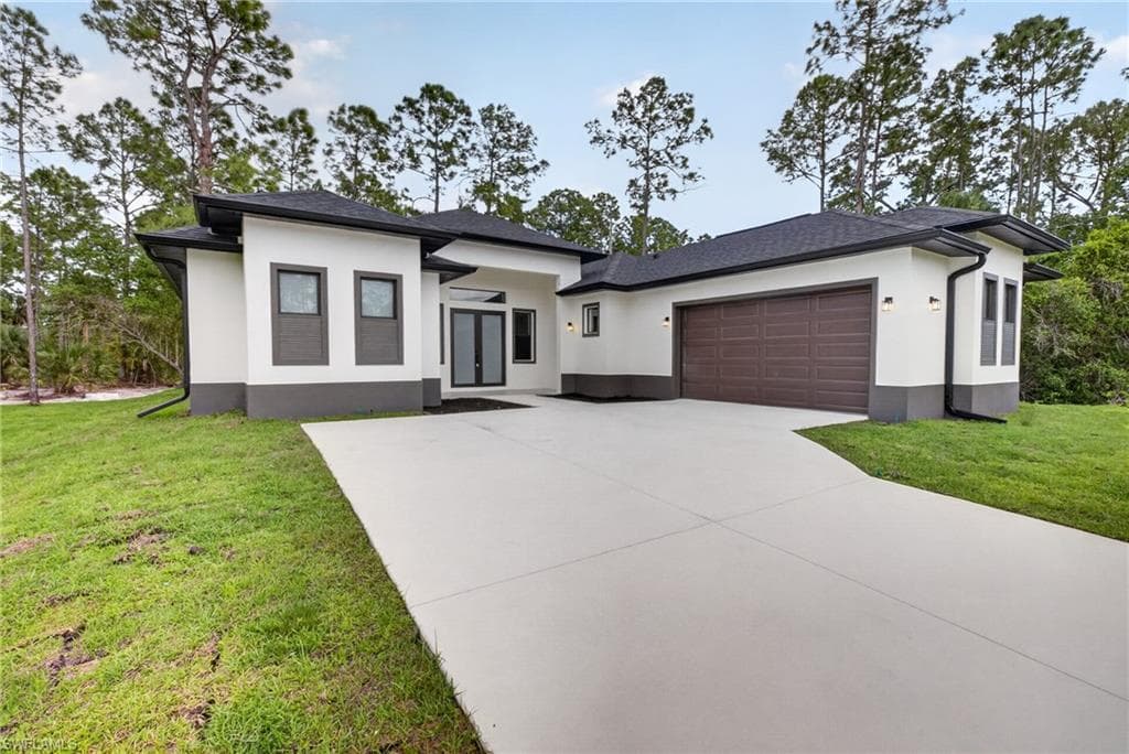 1204 Moore AVE LEHIGH ACRES, FL 33972