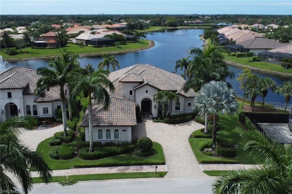 6685 Costa CIR NAPLES, FL 34113
