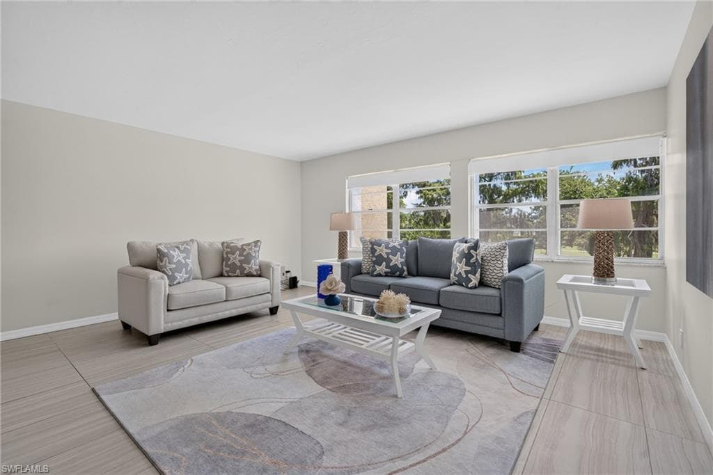 1084 Forest Lakes DR 7205 NAPLES, FL 34105