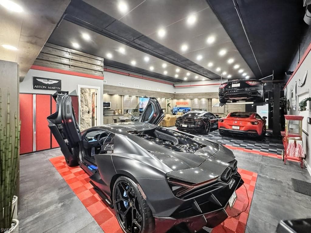 994 Barfield DR 11 MARCO ISLAND, FL 34145