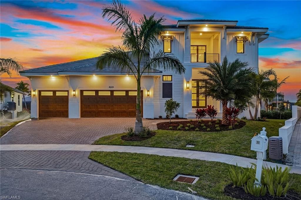 810 Elm CT MARCO ISLAND, FL 34145