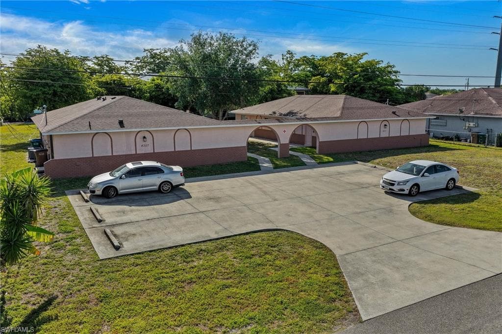 4307 SW Santa Barbara PL 1 CAPE CORAL, FL 33914