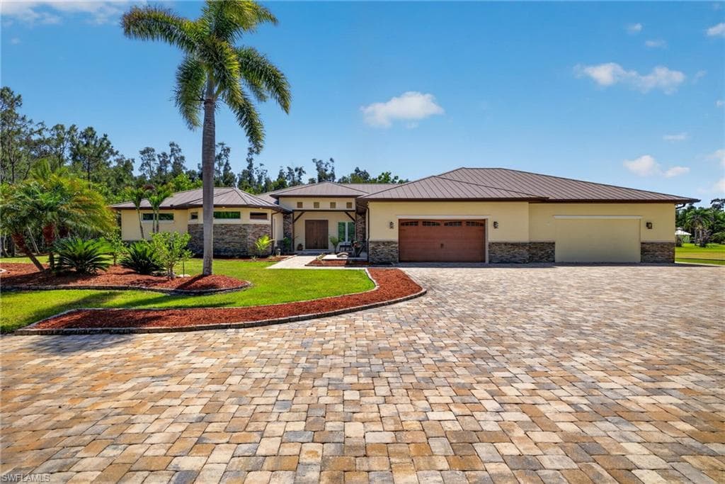 15860 Glendale LN FORT MYERS, FL 33912