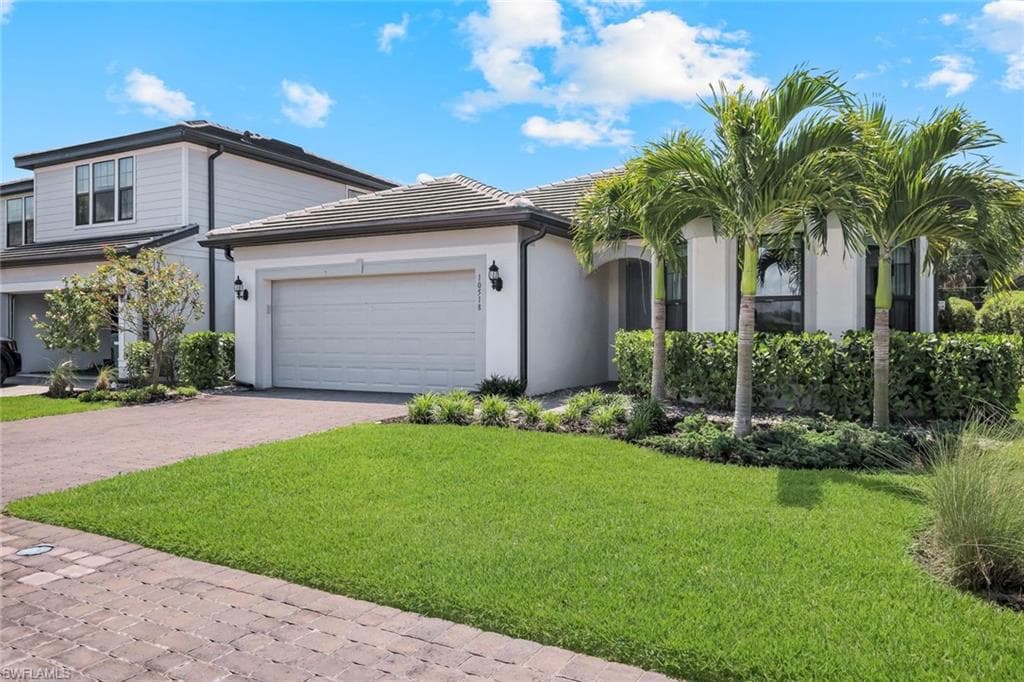 10518 Ventana CT NAPLES, FL 34120
