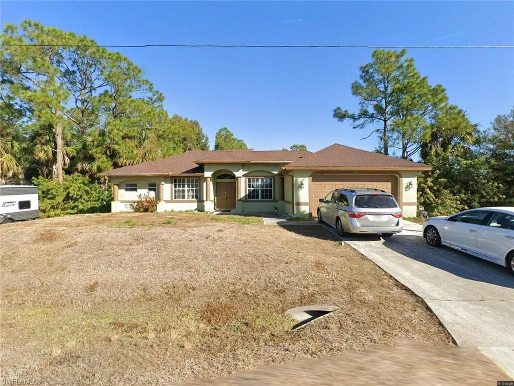2702 25th ST W LEHIGH ACRES, FL 33971