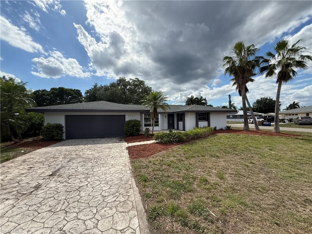 2201 Parkview DR FORT MYERS, FL 33905