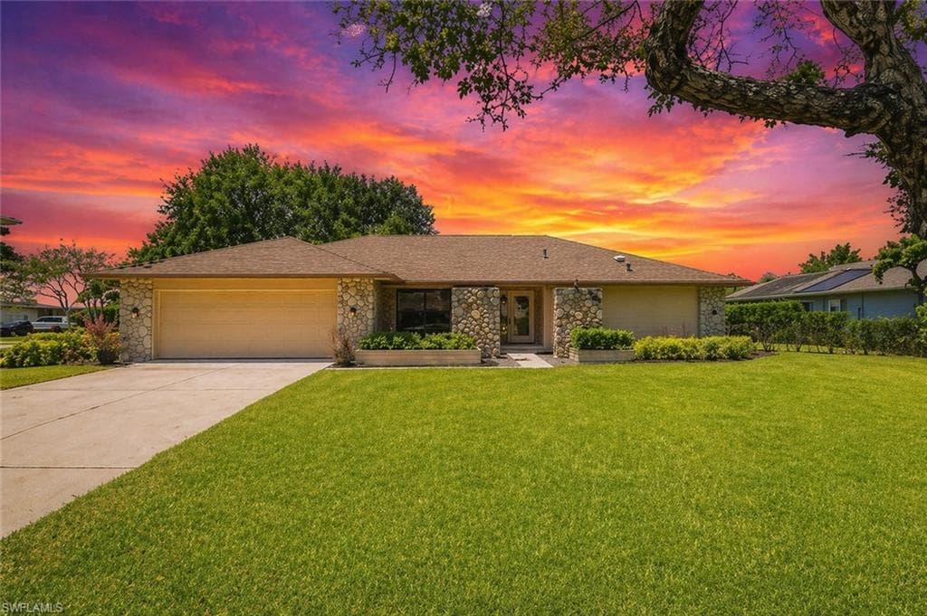 1941 Princess CT NAPLES, FL 34110