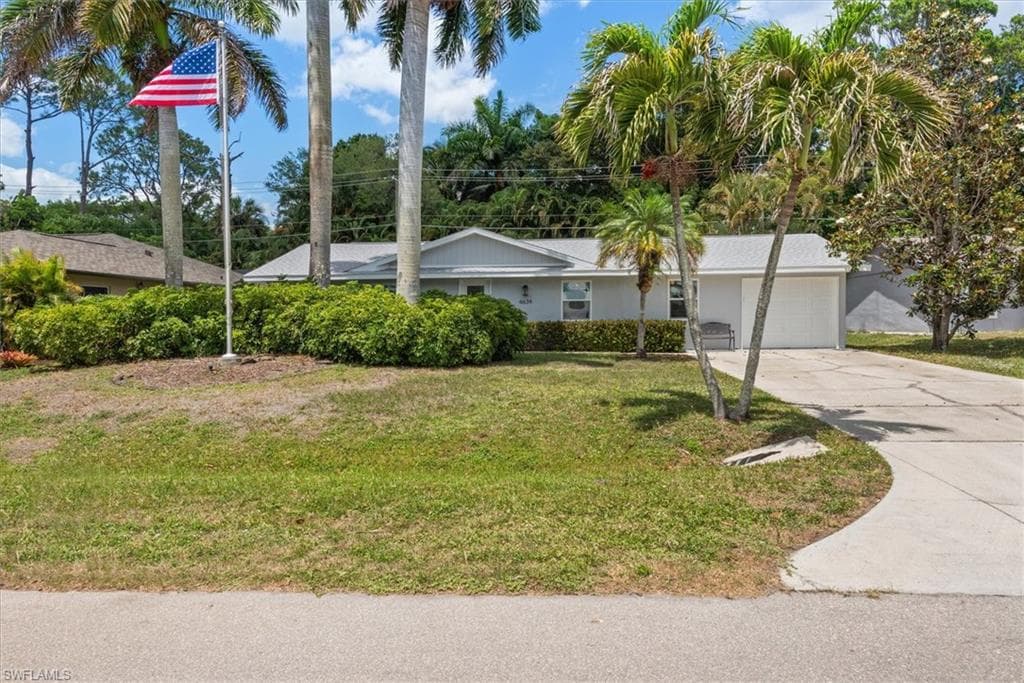 4639 Robin AVE NAPLES, FL 34104