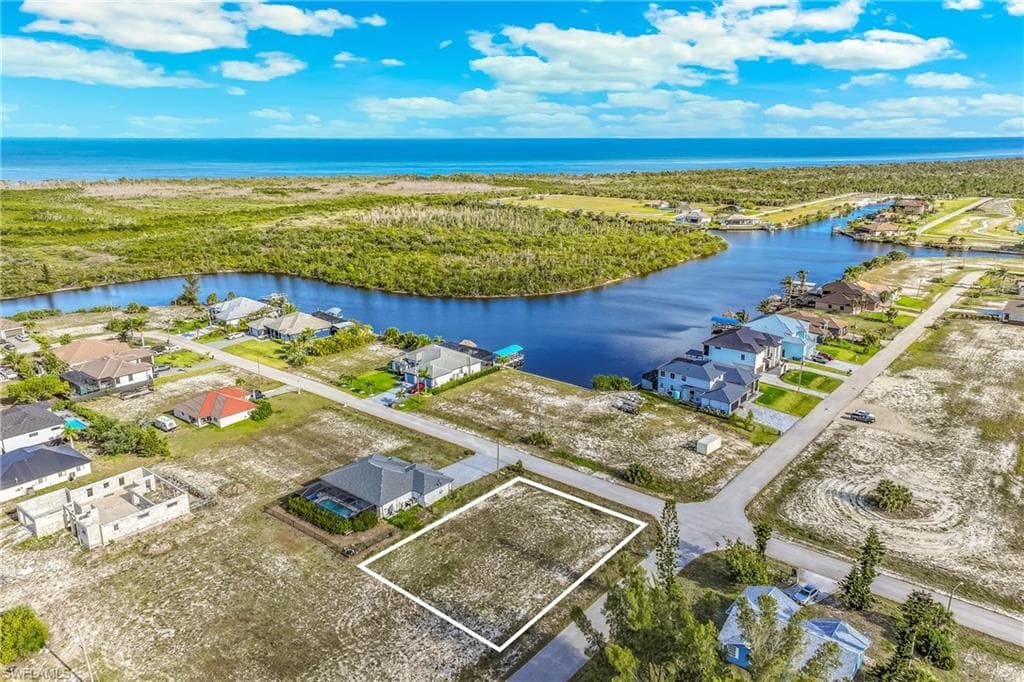 4618 NW 34th TER CAPE CORAL, FL 33993