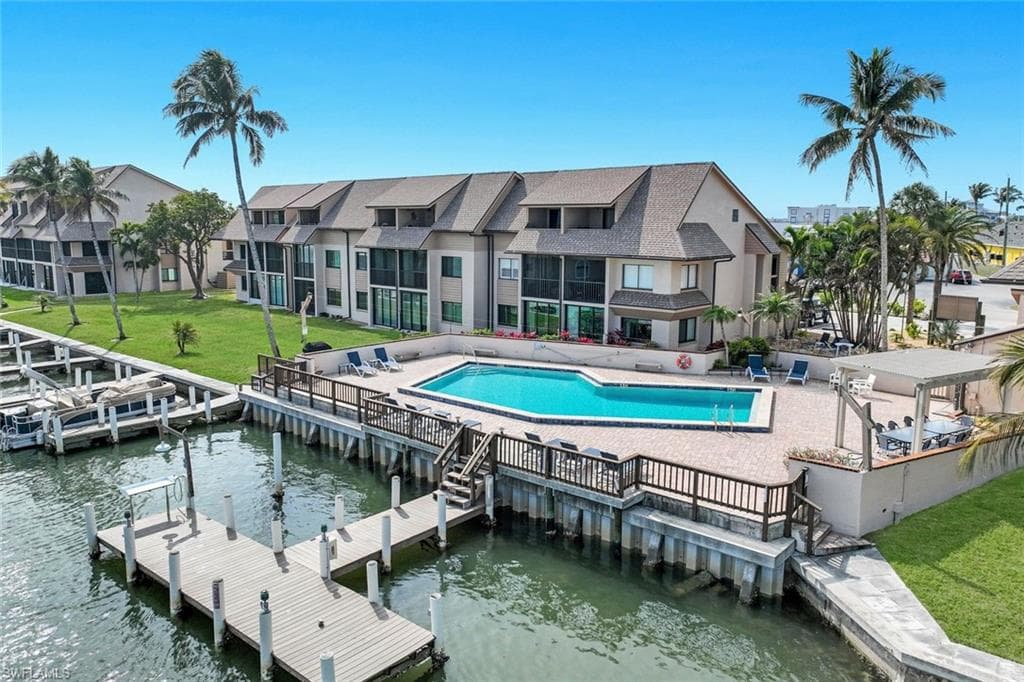 896 Buttonwood DR 108 FORT MYERS BEACH, FL 33931