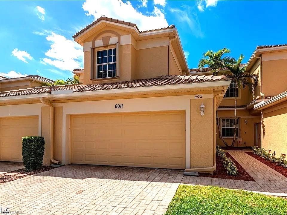 6011 Jonathans Bay CIR 402 FORT MYERS, FL 33908