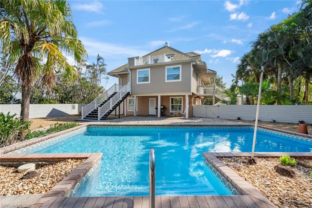 1410 Sand Castle RD SANIBEL, FL 33957