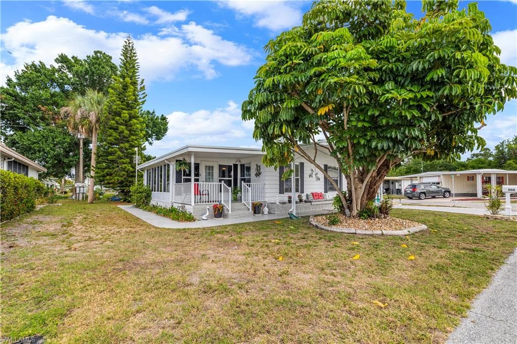 506 Blossom CT NORTH FORT MYERS, FL 33917