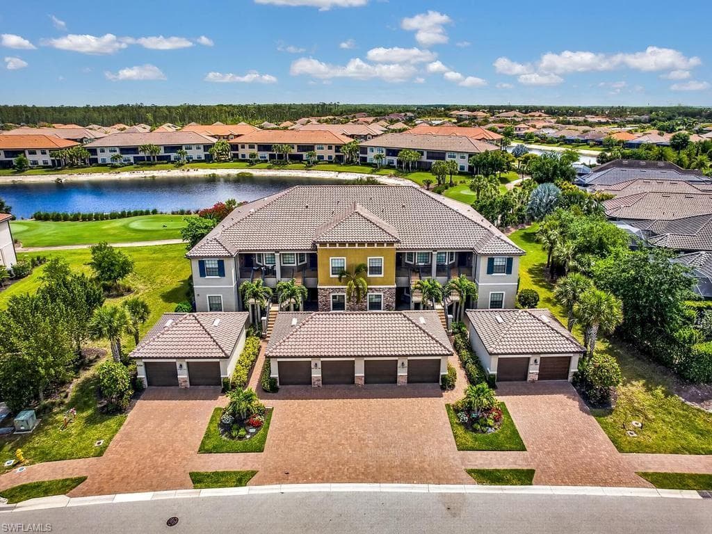 9366 Pocida CT 103 NAPLES, FL 34119