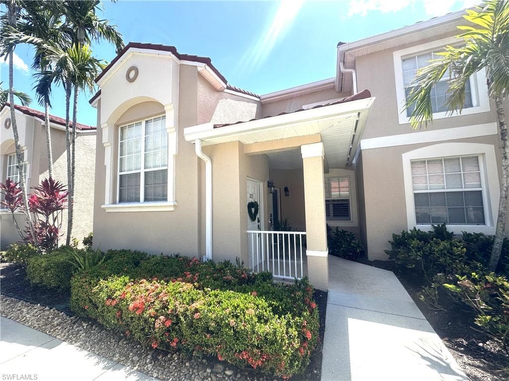 2880 Cypress Trace CIR 103 NAPLES, FL 34119