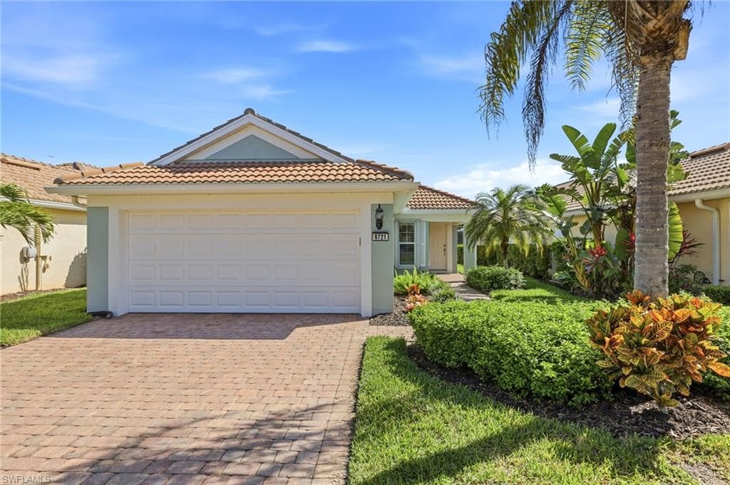 8721 Querce CT NAPLES, FL 34114