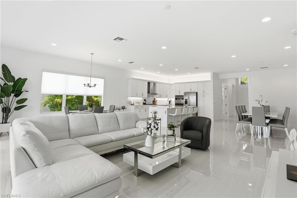 11949 Gardenia AVE NAPLES, FL 34120