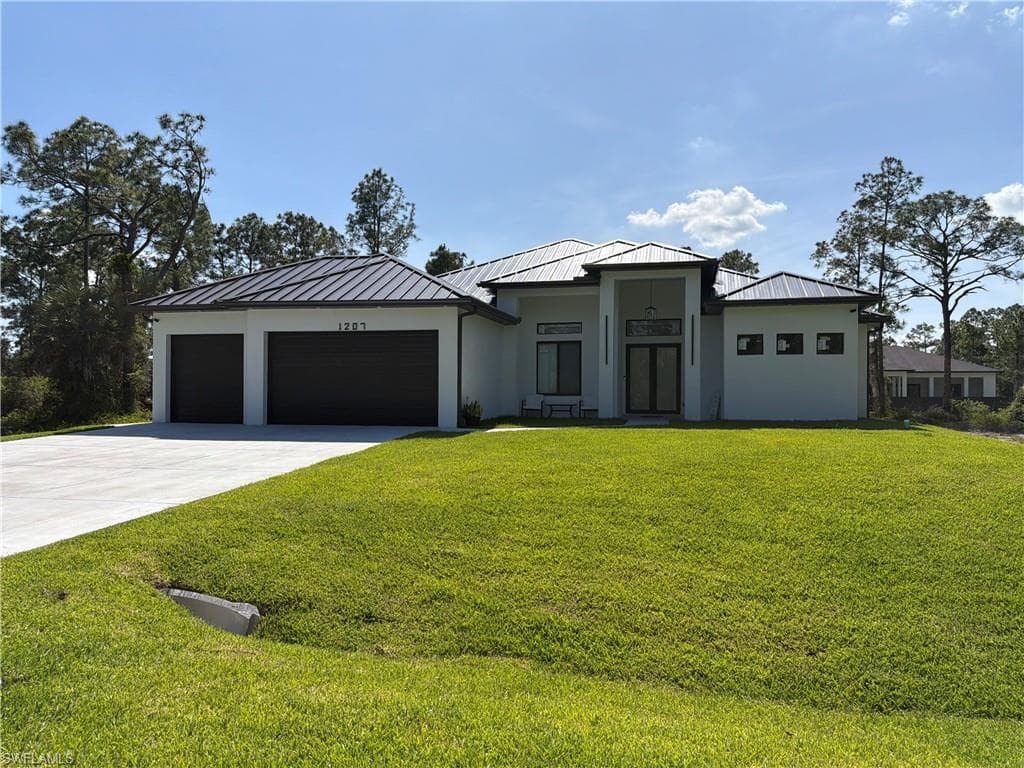 1207 Magnolia AVE LEHIGH ACRES, FL 33972