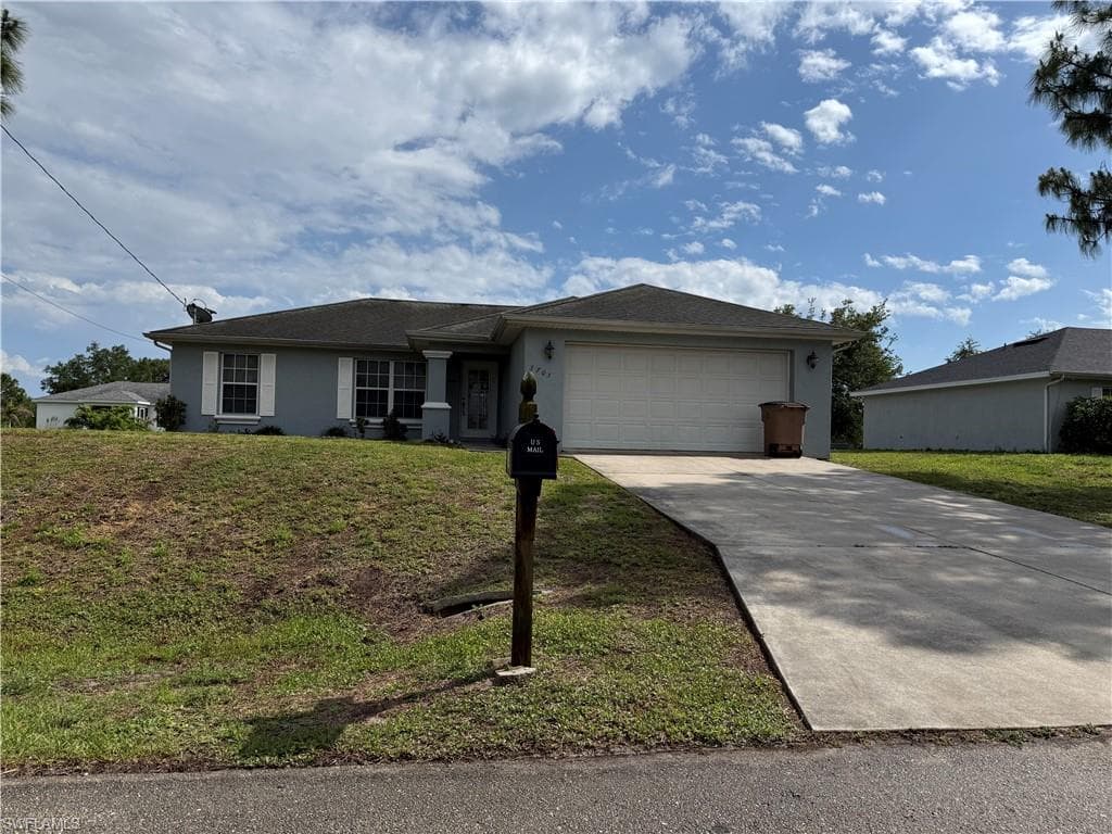 3705 9th ST SW LEHIGH ACRES, FL 33976