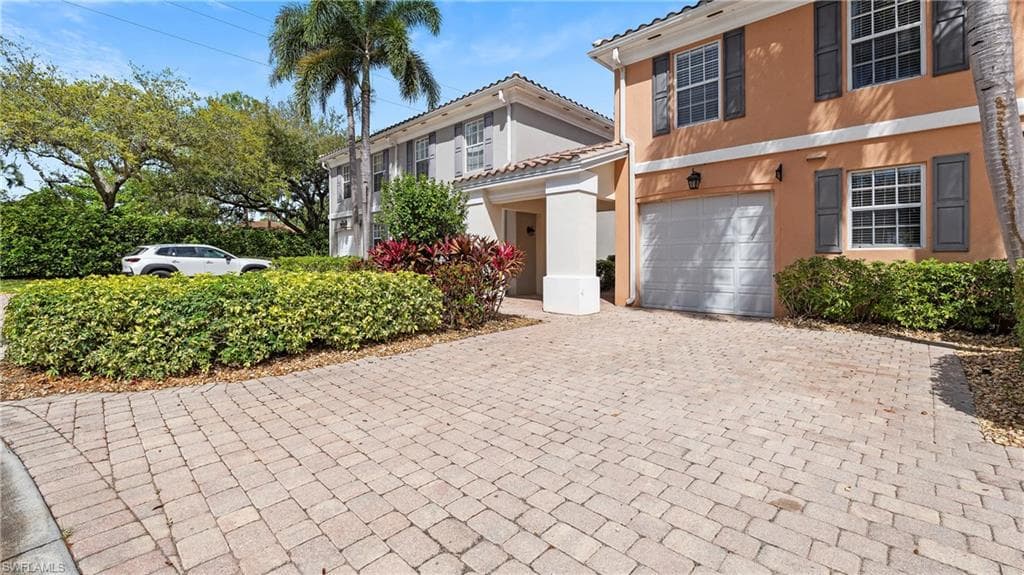 5766 Cove CIR 24 NAPLES, FL 34119