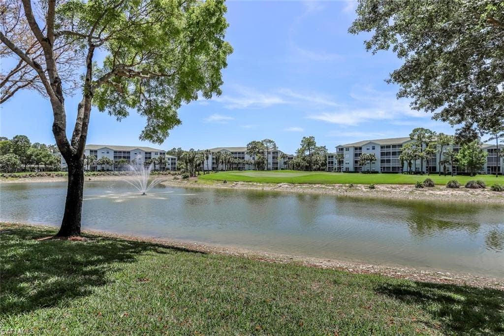 3996 Bishopwood CT E 103 NAPLES, FL 34114