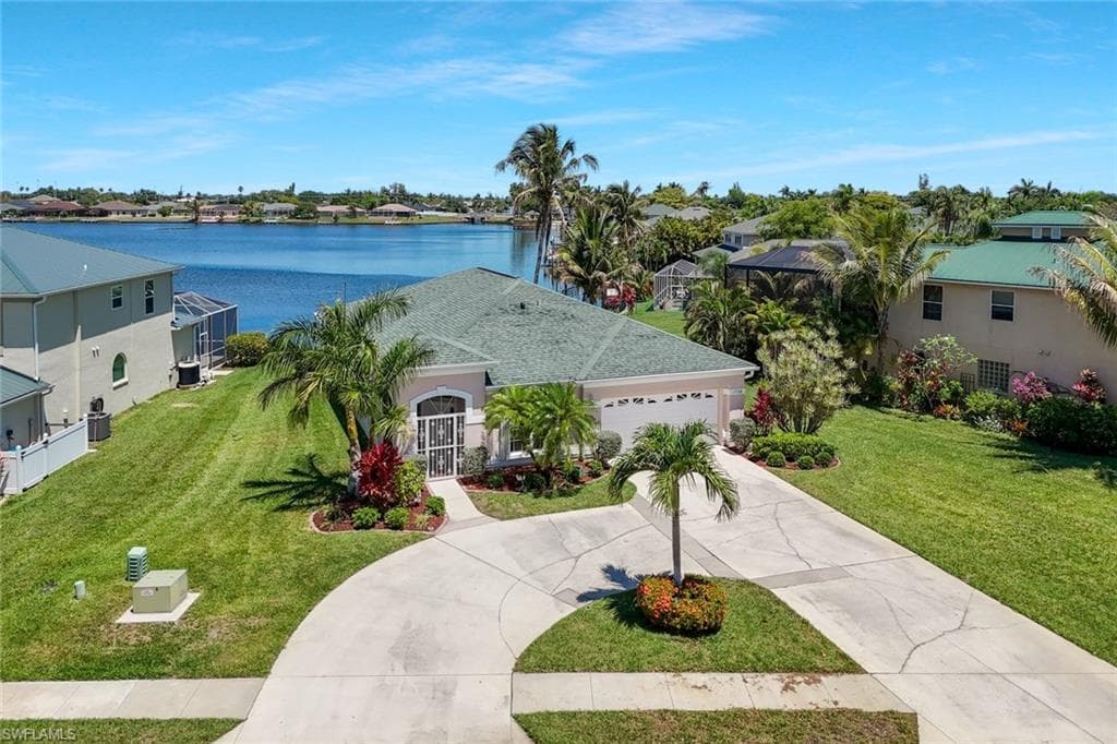 1726 Emerald Cove CIR CAPE CORAL, FL 33991