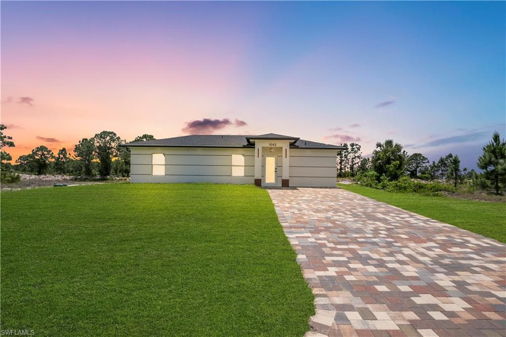 3313 44th ST W LEHIGH ACRES, FL 33971