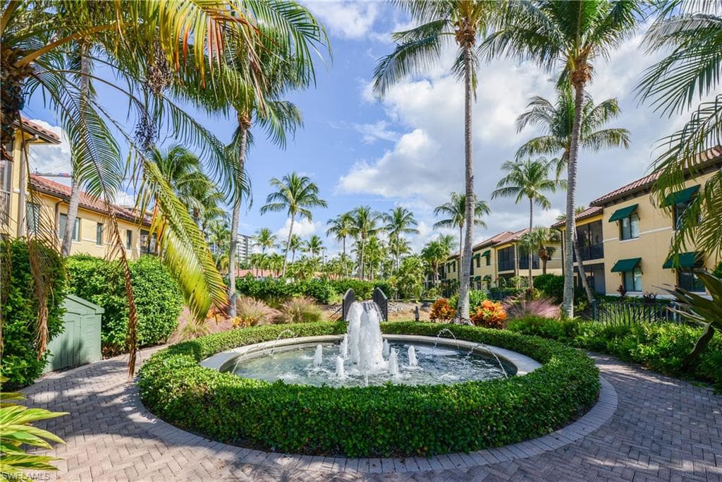 1045 Sandpiper ST G203 NAPLES, FL 34102