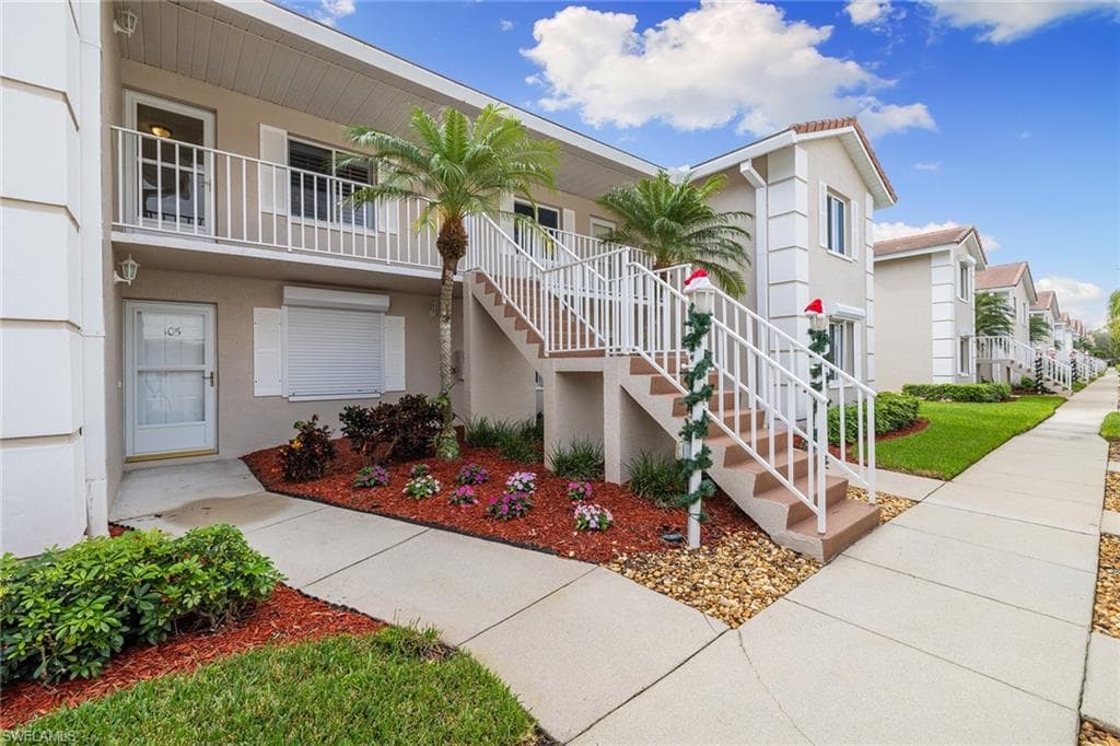 6900 Dennis CIR J-205 NAPLES, FL 34104