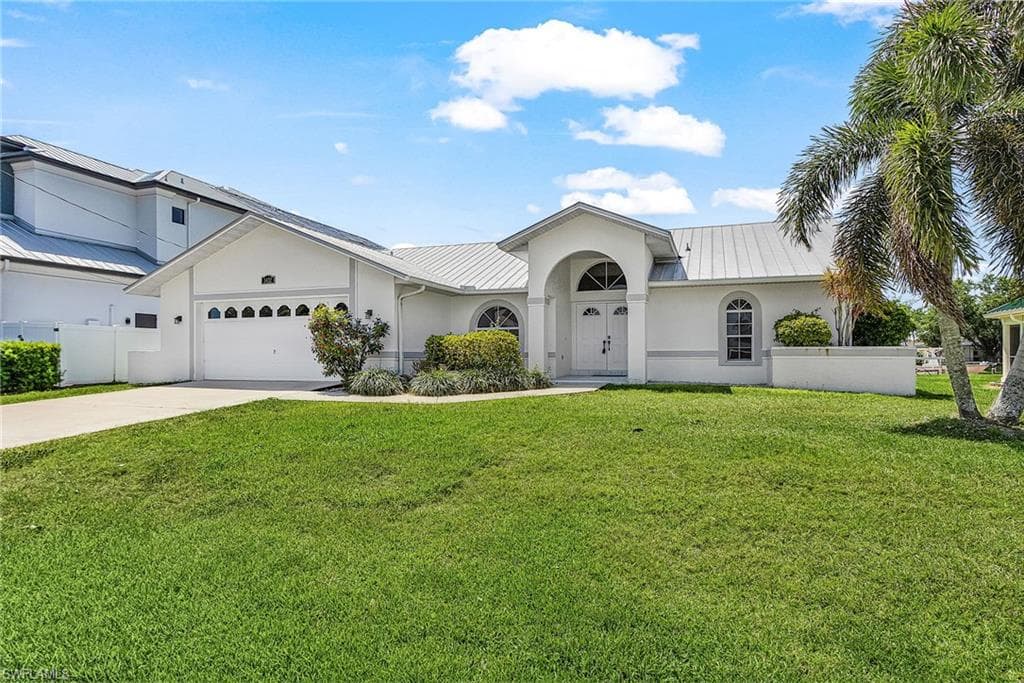 1432 Viking CT CAPE CORAL, FL 33904