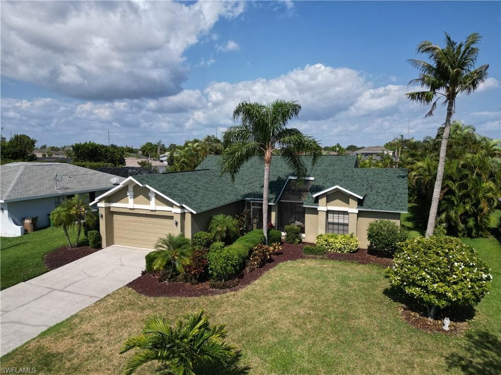 3749 1st PL CAPE CORAL, FL 33914