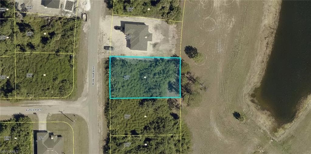 385 McArthur BLVD LEHIGH ACRES, FL 33974